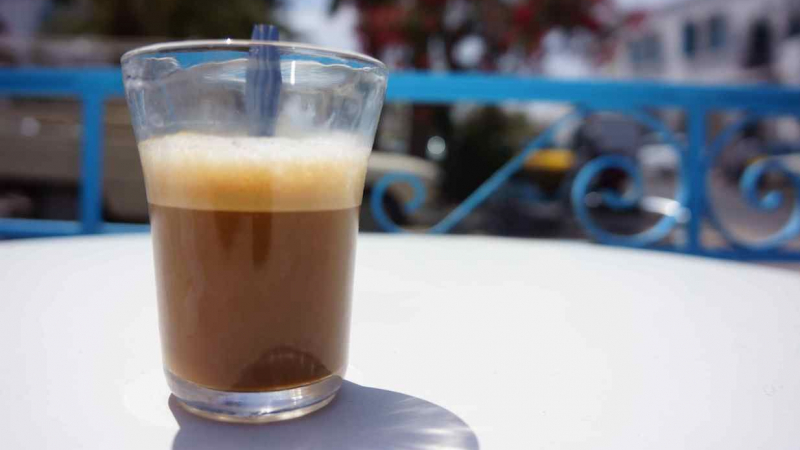 بسبب كورونا احذروا شرب القهوة في كأس زجاجي