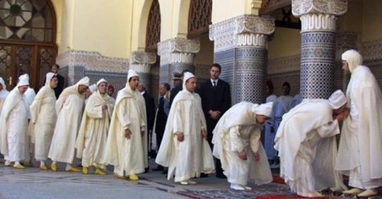 المغرب إلغاء تقبيل اليد الملكية بسبب كورونا