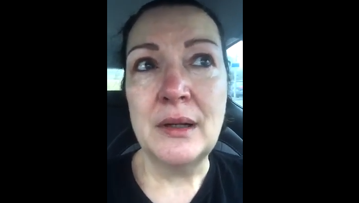 بالفيديو.. ممرضة تبكي وتتوسل السكان أرجوكم ابقوا في منازلكم
