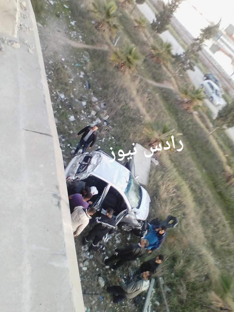 بالصور سقوط سيارة من فوق قنطرة حلق الوادي-رادس