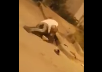 فيديو وفاة مصاب بكورونا مختنقا أمام مستشفى ابن الجزار